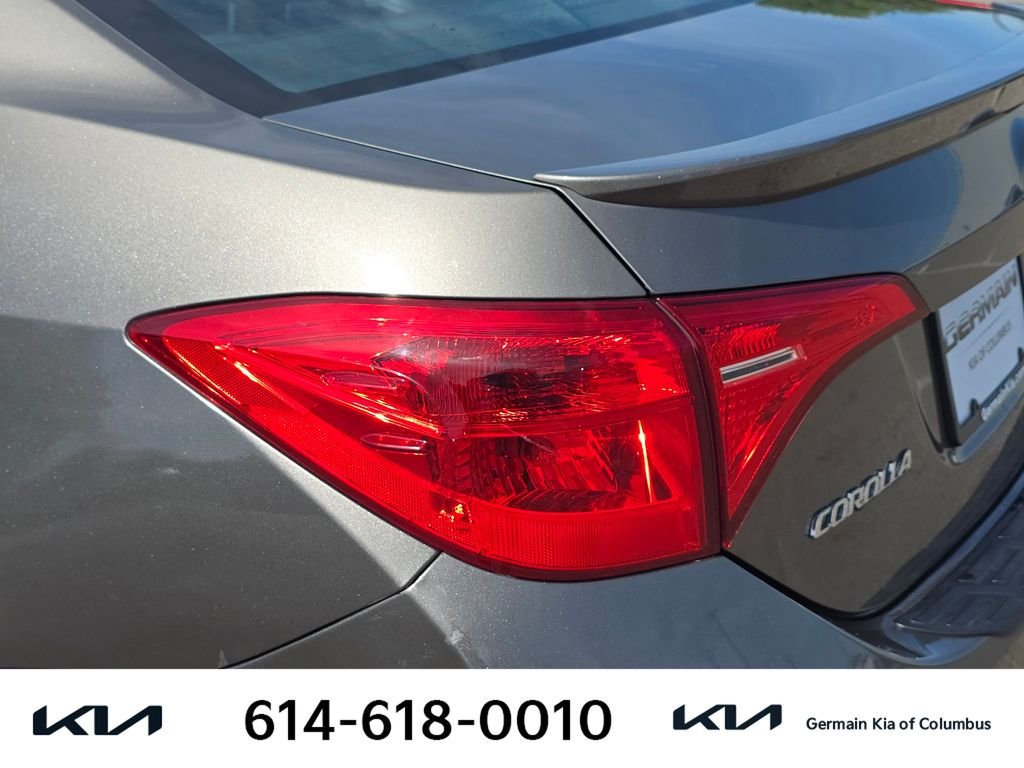 Used 2017  Toyota SE image 15