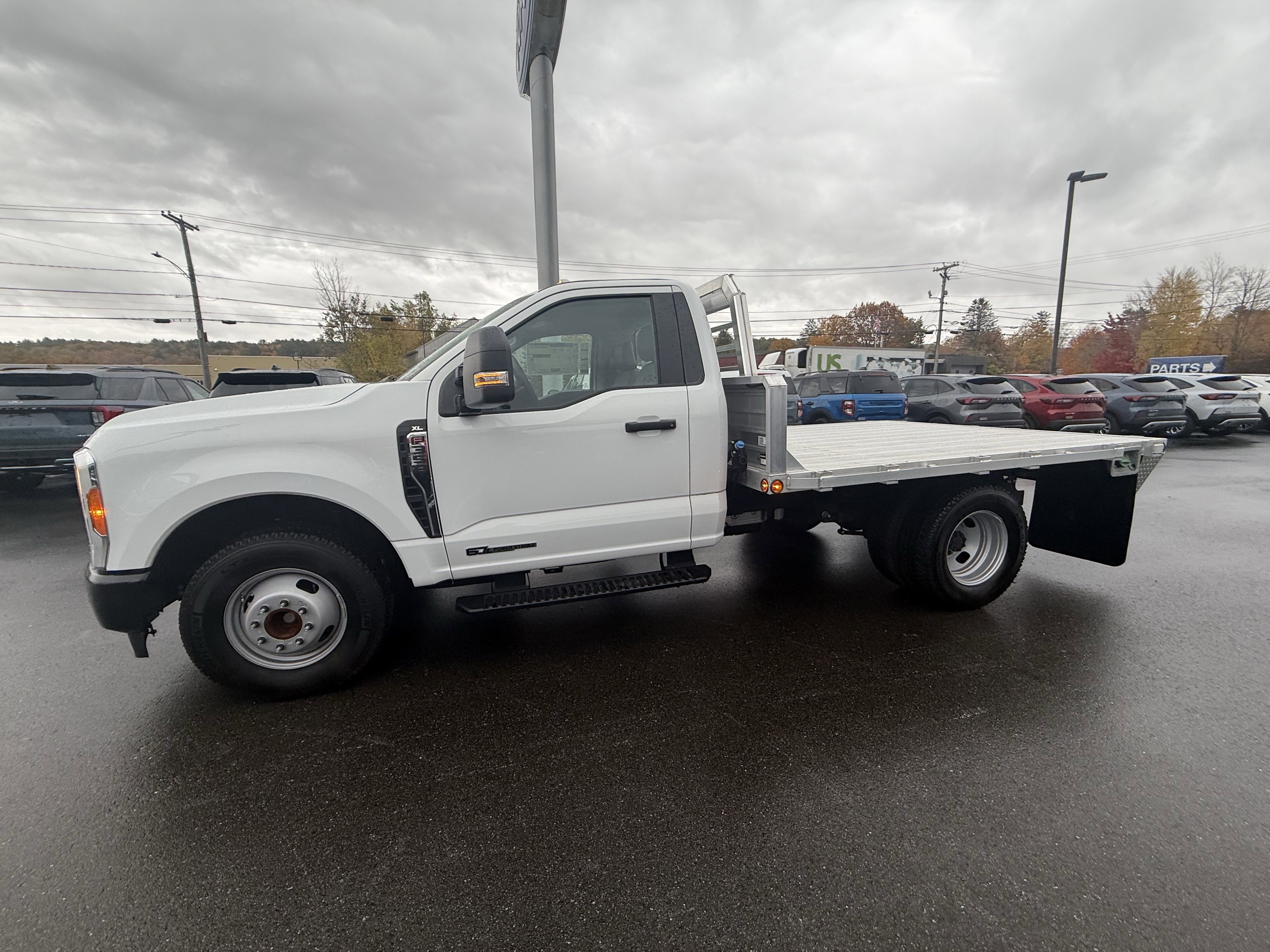 New 2023 Oxford White Ford XL image 8