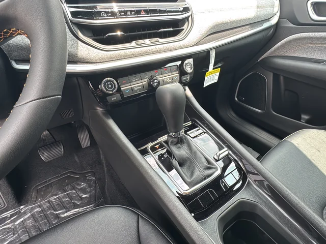 2026 Jeep Compass 85th Anniversary - Photo 22