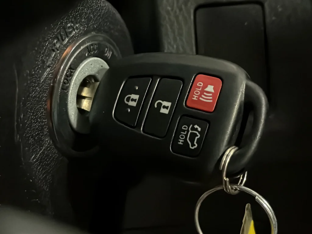 Used 2015 Blue Toyota XLE image 13