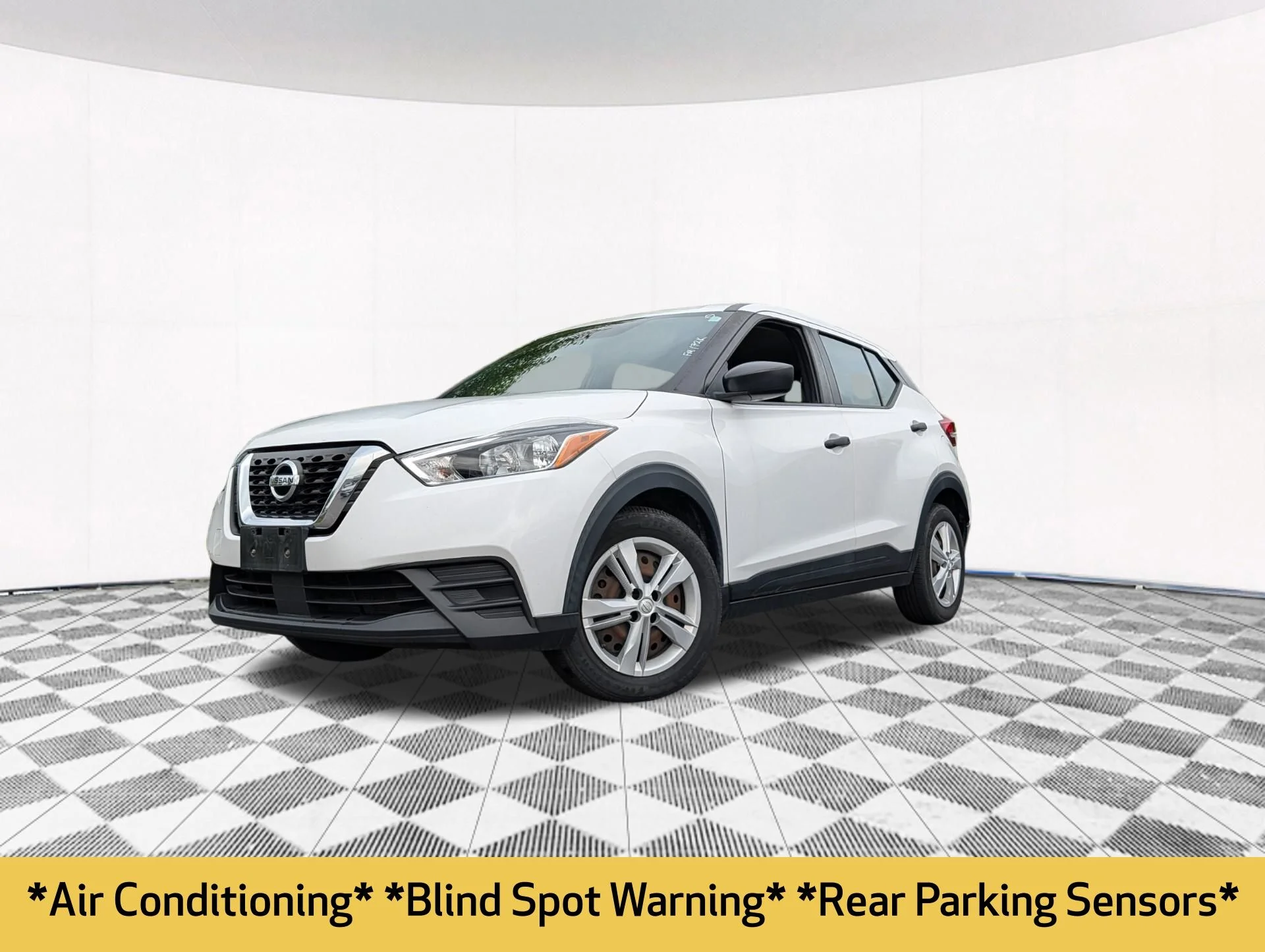 Used 2020 Nissan Kicks S with VIN 3N1CP5BV8LL489806 for sale in Crystal Lake, IL