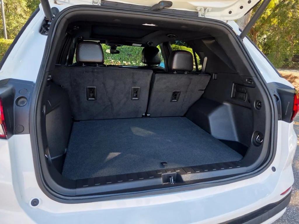 Used 2024 Summit White Chevrolet RS image 34