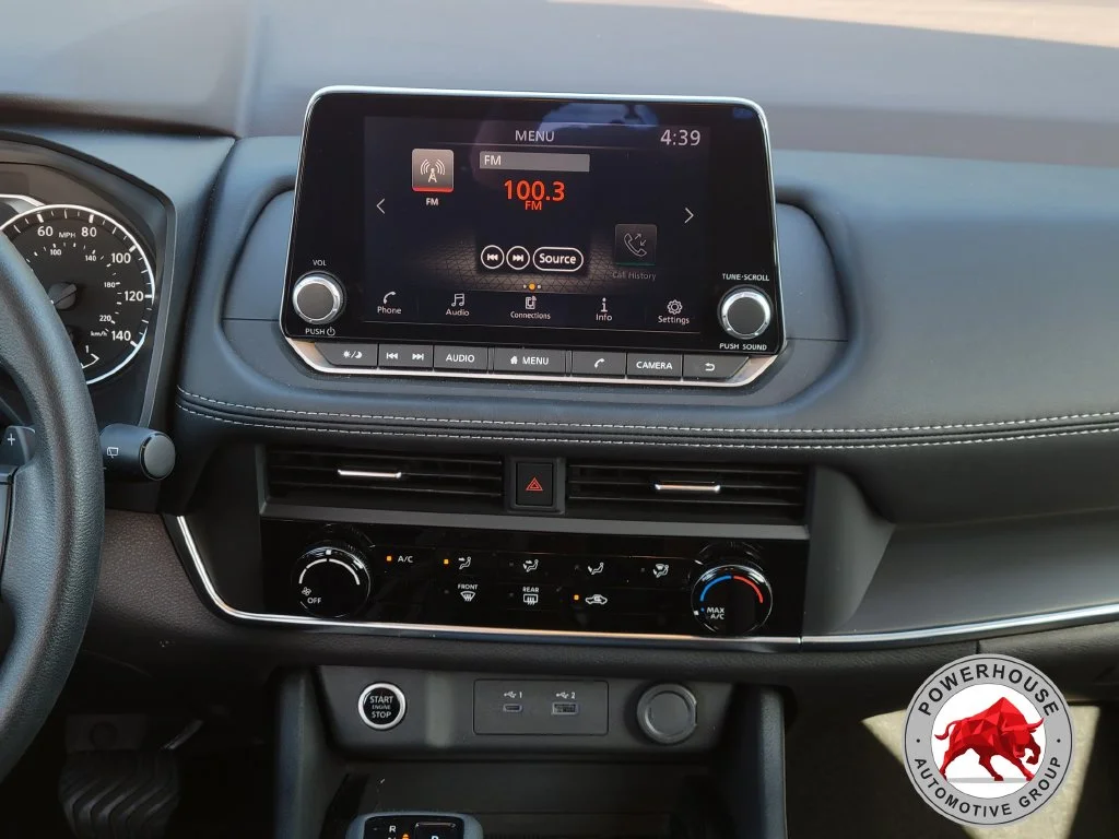Used 2023 White Nissan S image 21