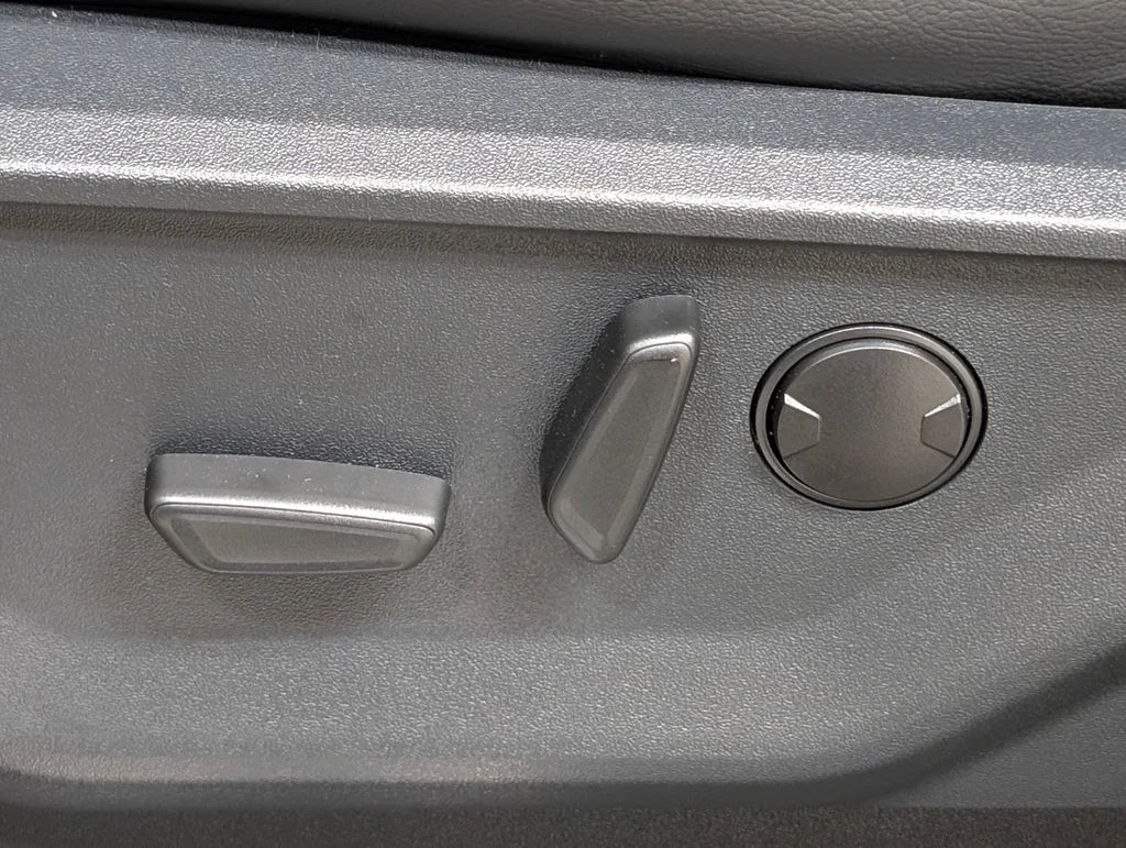 New 2026 Agate Black Metallic Ford F-250® Lariat® image 18