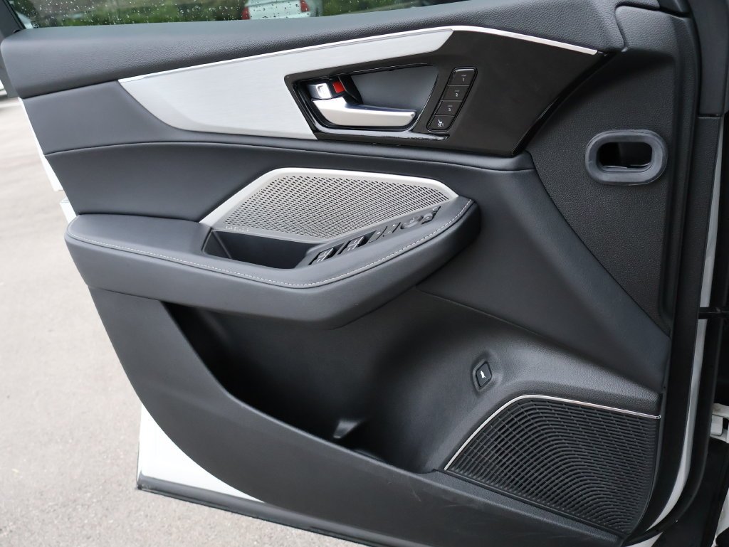 Used 2024  Acura Technology image 32