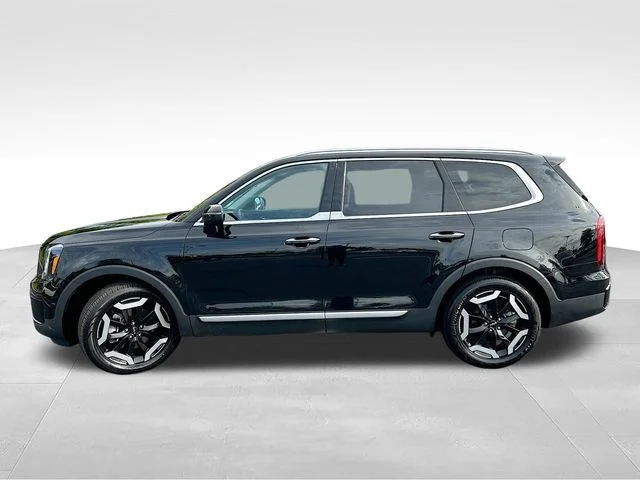 Used 2023 Black Kia S image 6