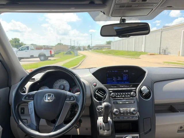 Used 2013  Honda EX-L image 26