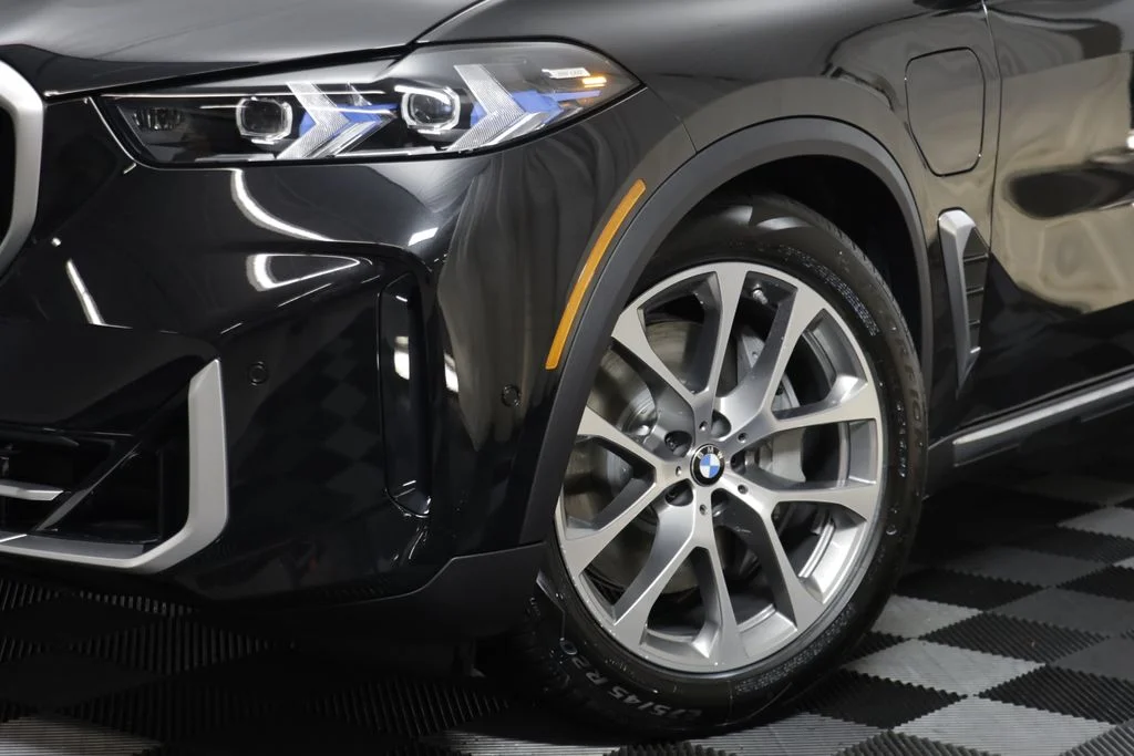 New 2026 Black BMW xDrive50e image 4