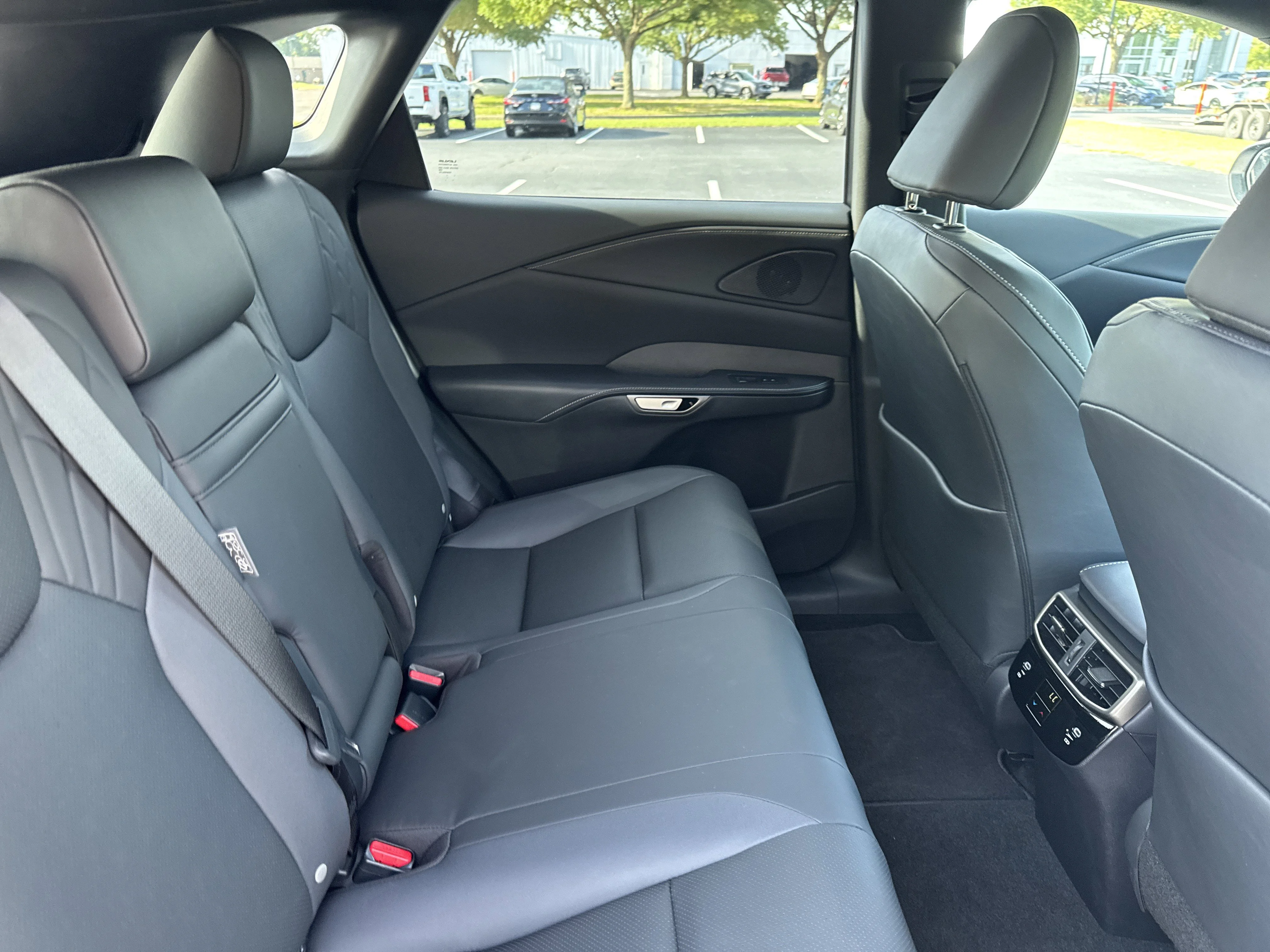 Used 2025  Lexus  image 29