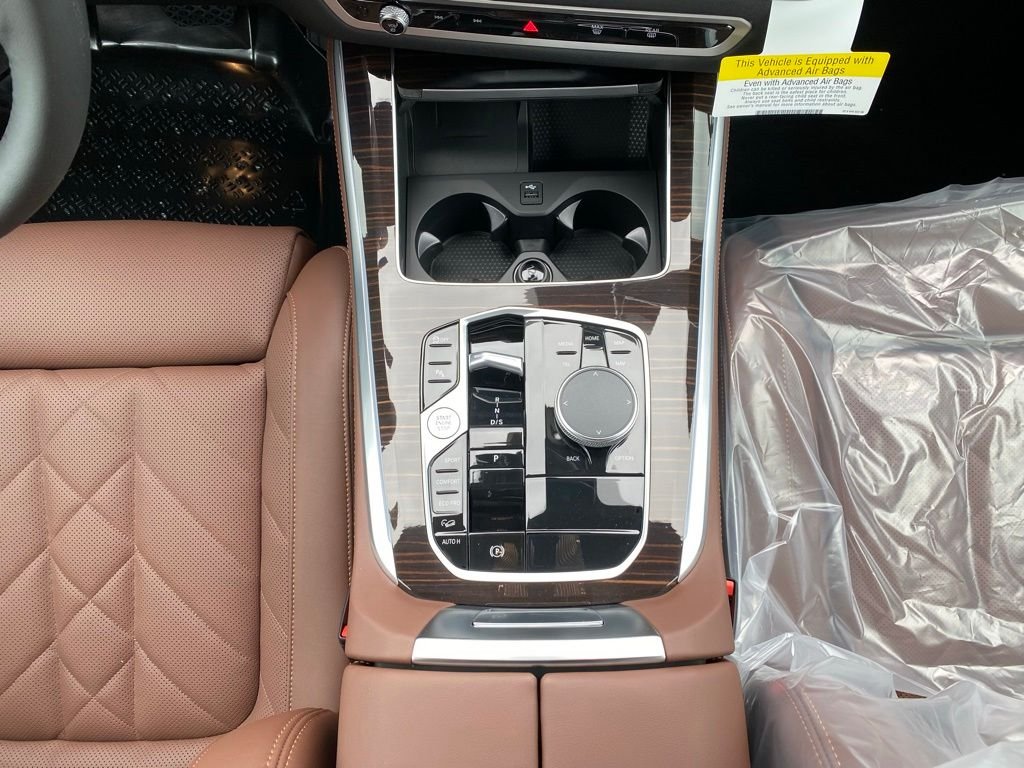 New 2026 Alpine White BMW xDrive40i image 10