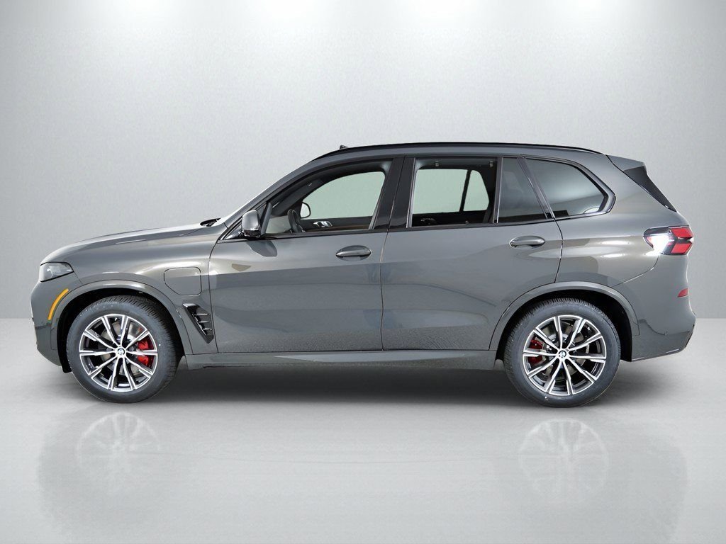 Certified Used 2026 Dravit Grey Metallic BMW xDrive50e image 18