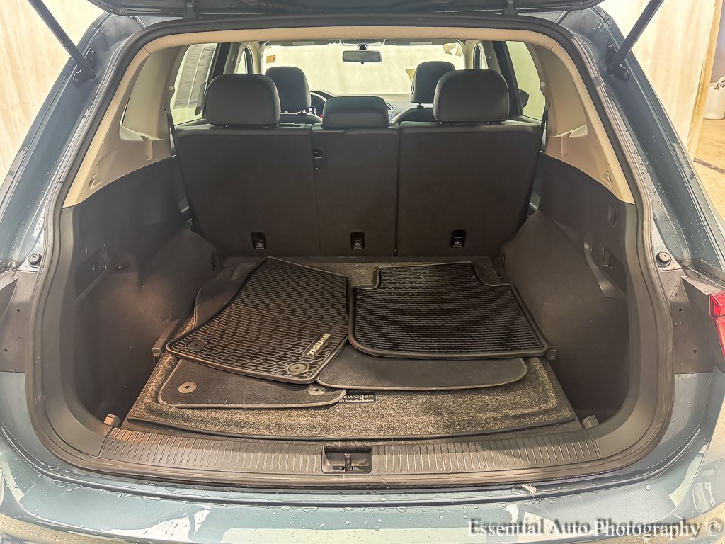 Certified Used 2019 Blue Metallic Volkswagen 2.0T SE image 22