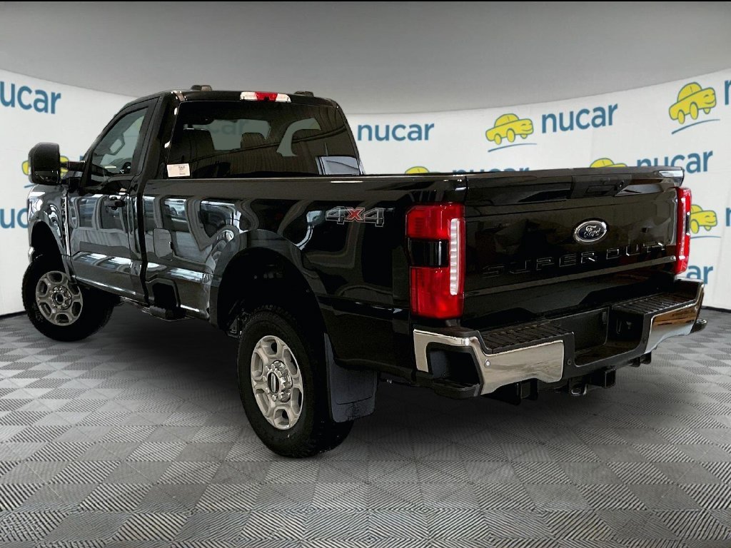New 2026 Agate Black Metallic Ford XLT image 5