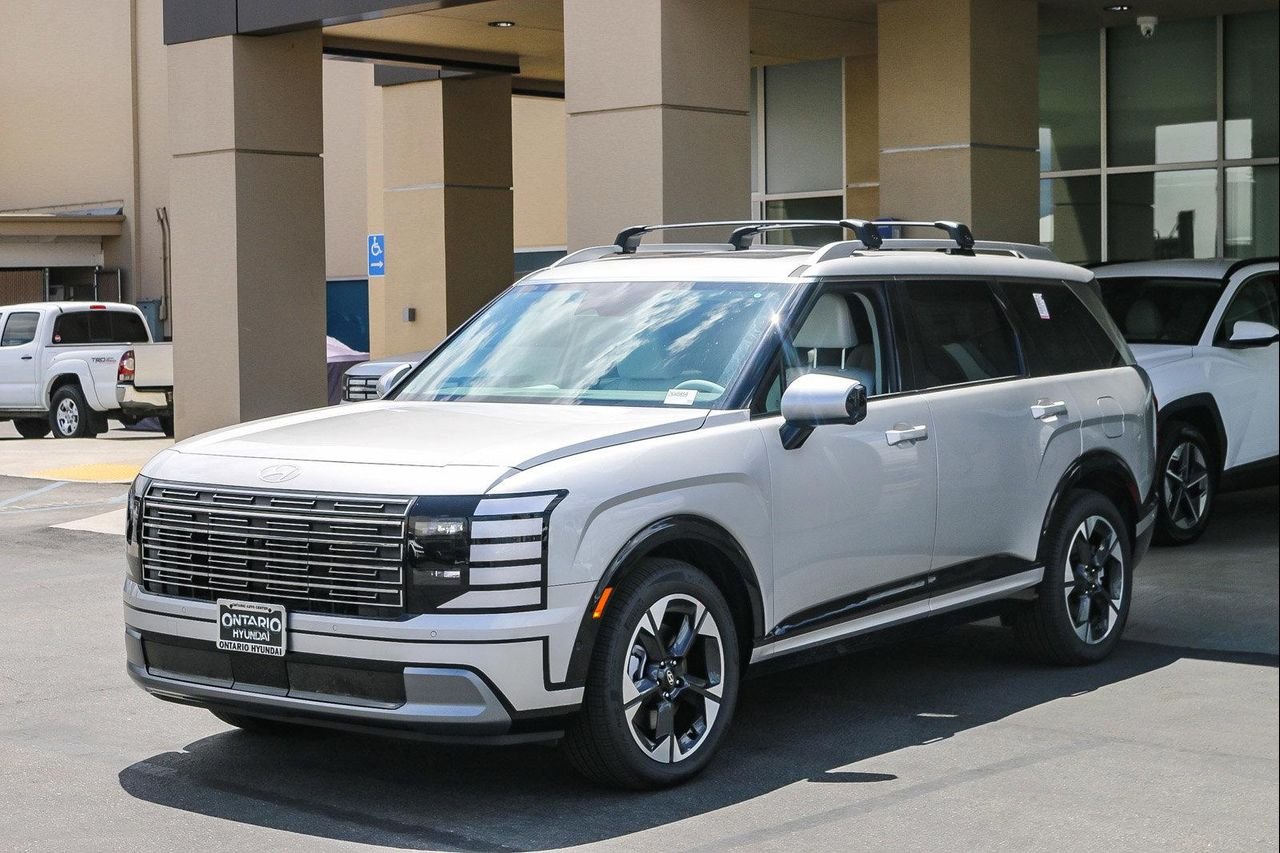 New 2026 Silver Hyundai Limited image 4