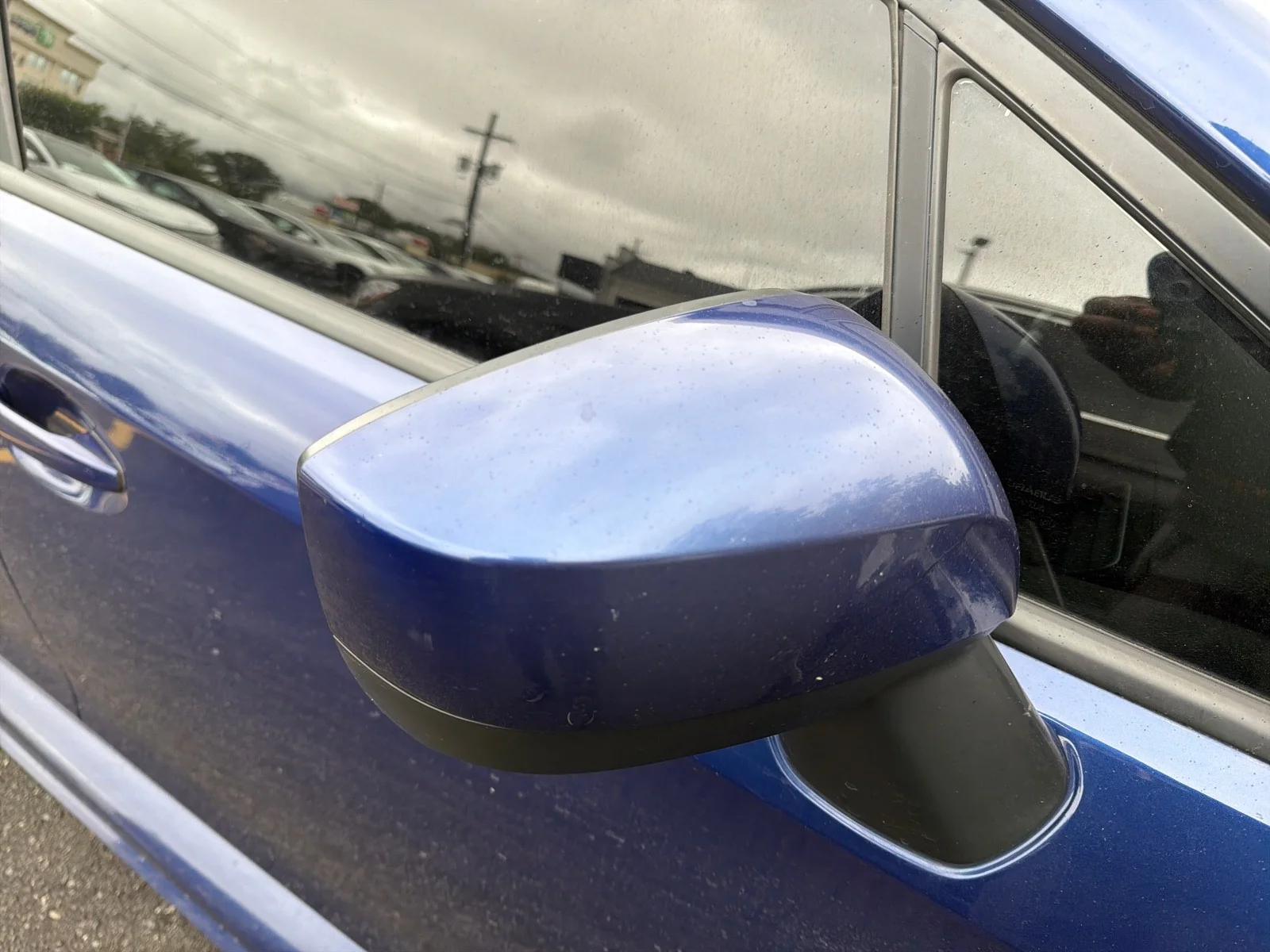 Used 2017  Subaru  image 22