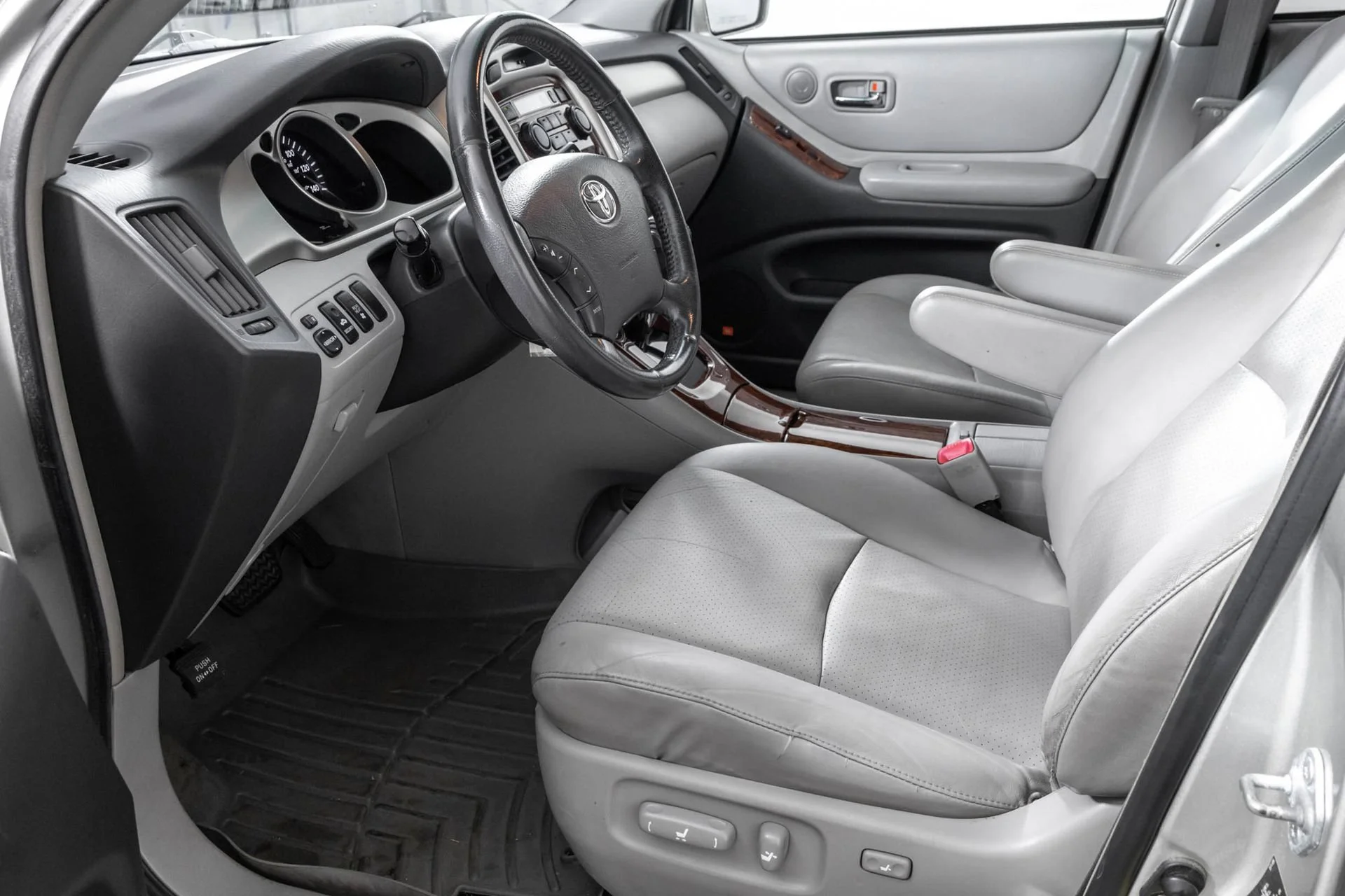 Used 2006  Toyota NA image 5