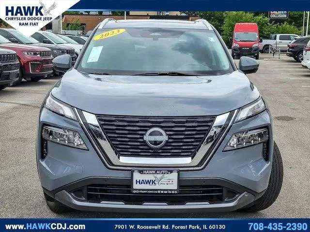 Used 2023 Gray Nissan SL image 4