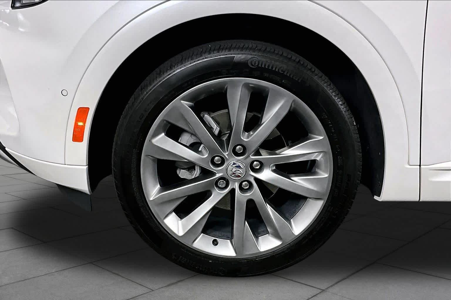 Used 2023 White Frost Tricoat Buick Avenir image 11