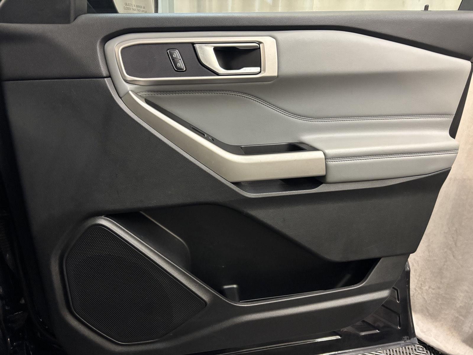 Used 2021 Agate Black Metallic Ford XLT image 34