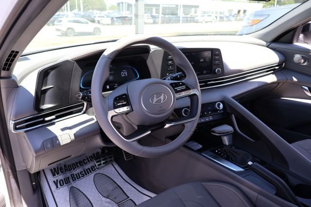 2026 Hyundai Elantra SEL Sport - Photo 13