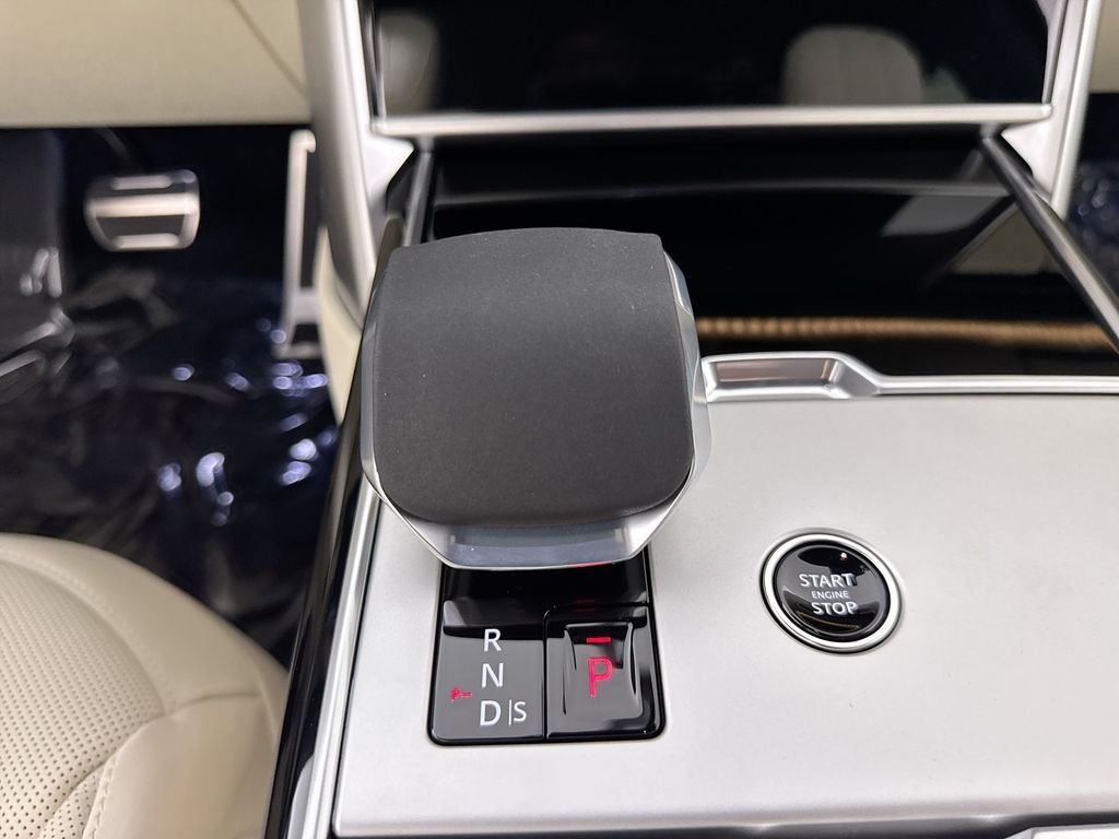New 2026 Santorini Black Land Rover SE LWB image 18