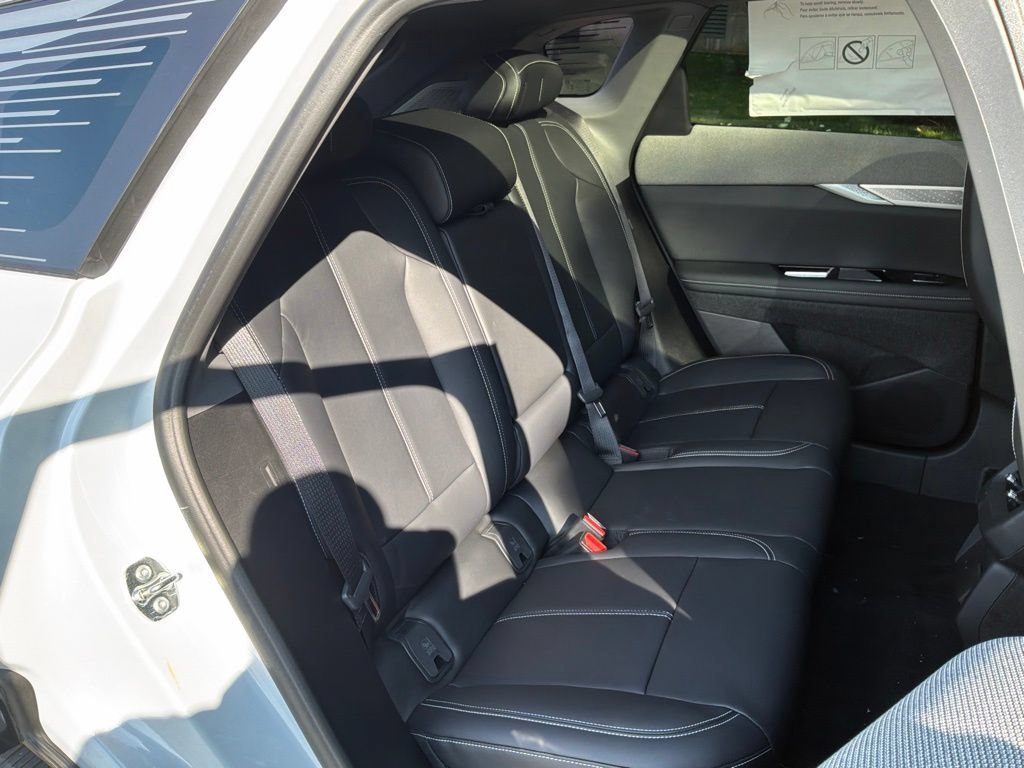 2027 Cadillac OPTIQ Luxury - Photo 36