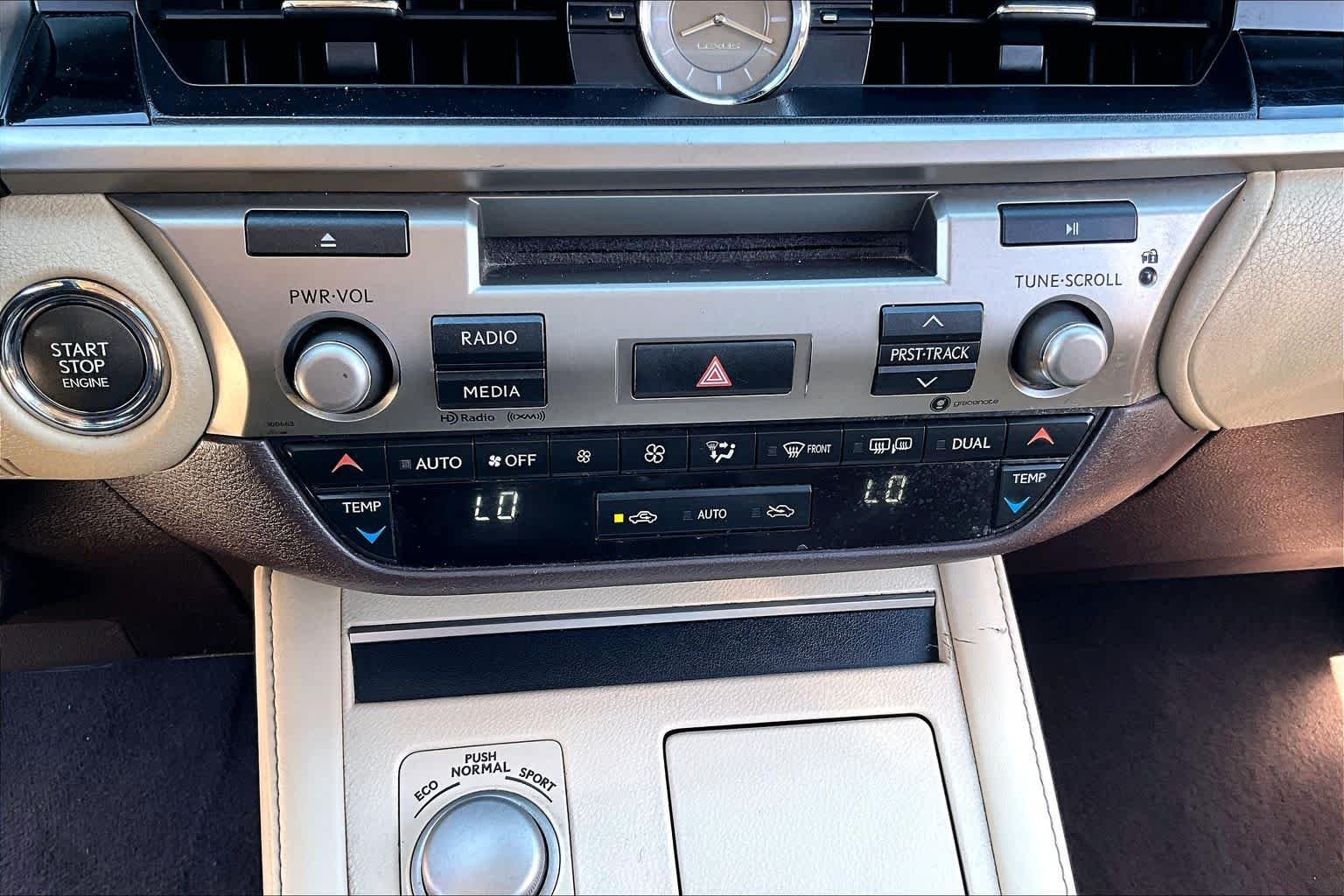 Used 2018 Nightfall Mica Lexus  image 32