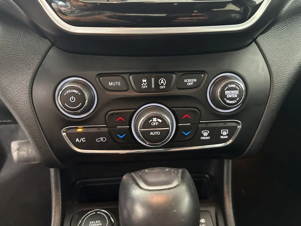 Used 2020 Red Jeep Limited image 25