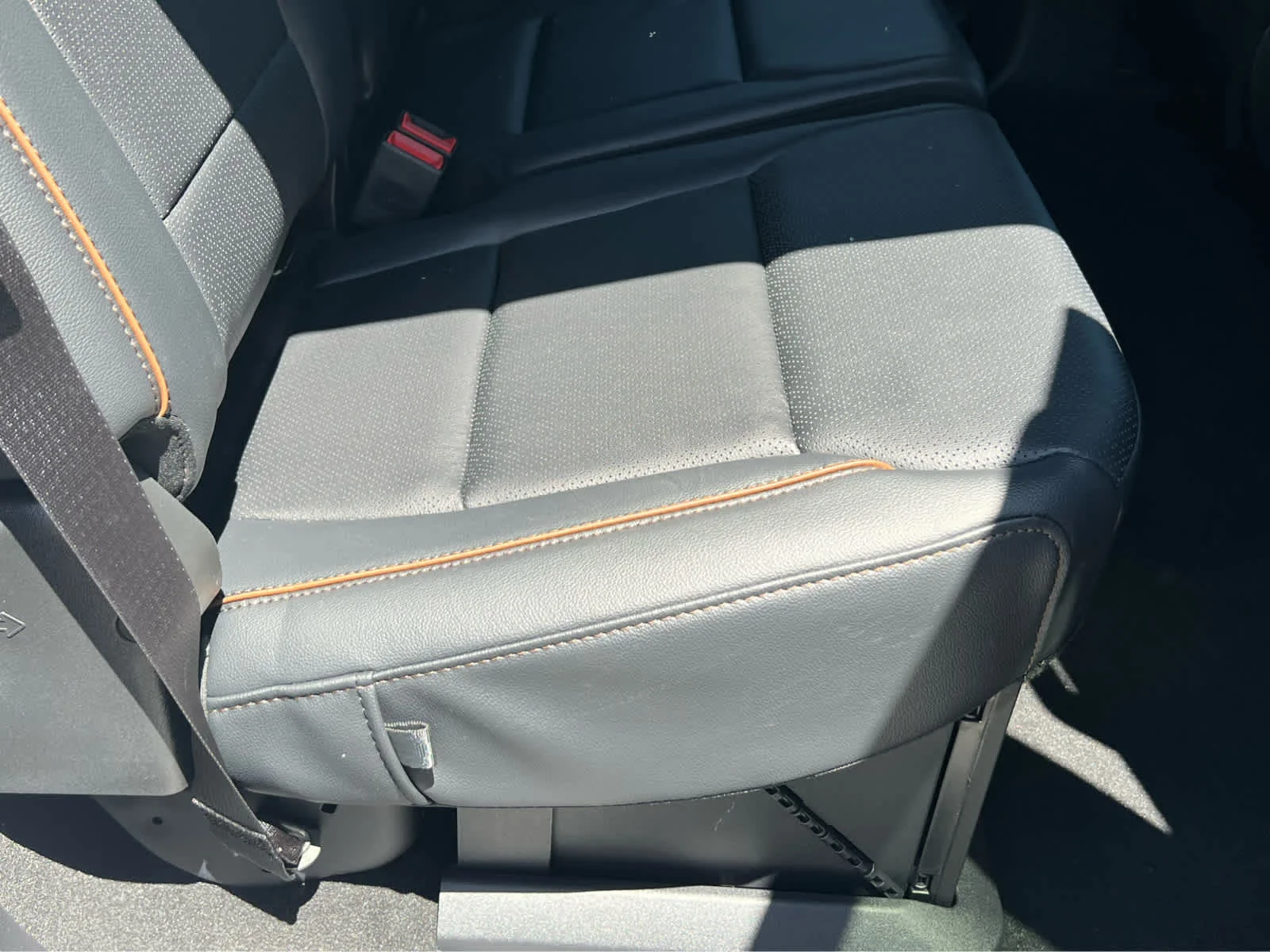 New 2026 Star White Metallic Tri-Coat Ford F-350® Lariat® image 21