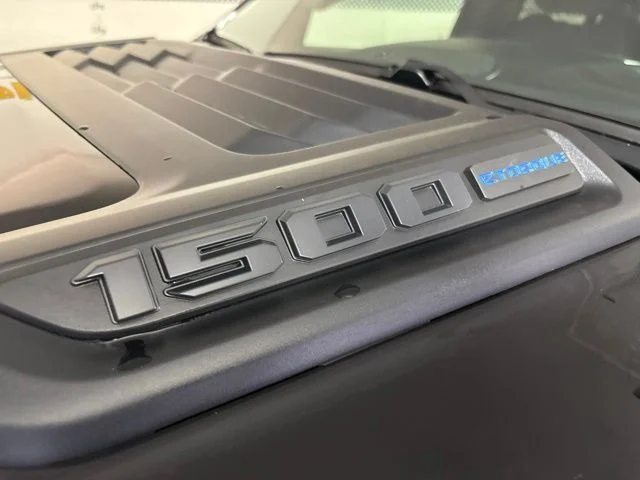 New 2026 Diamond Black Crystal Pearl-Coat Exterior Paint RAM Express image 9