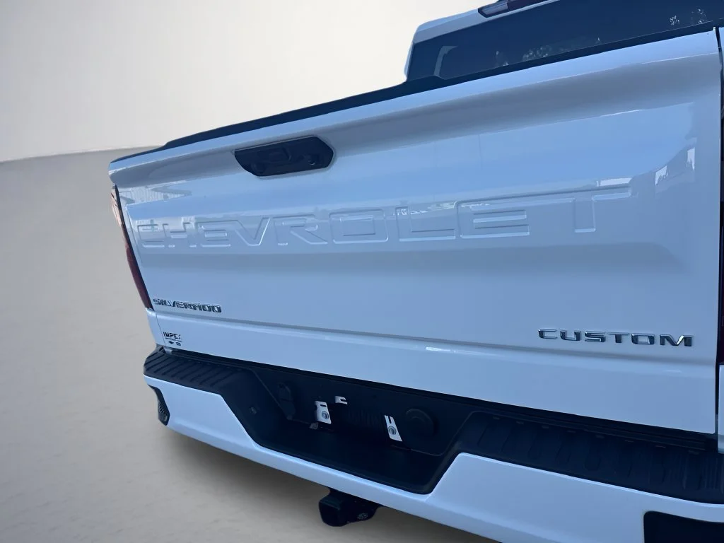 New 2026 White Chevrolet Custom image 32