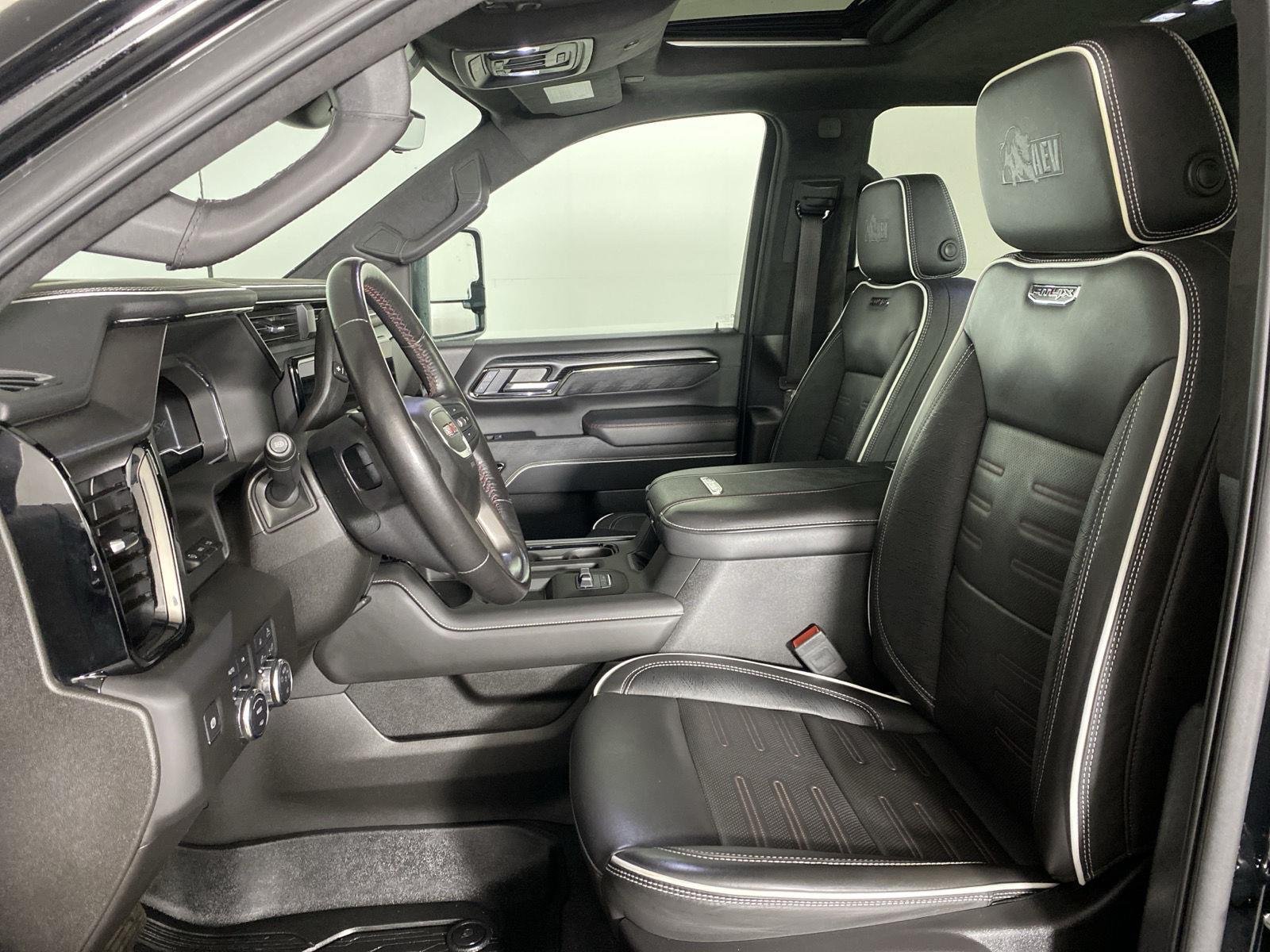 Used 2025 Onyx Black GMC AT4X image 10