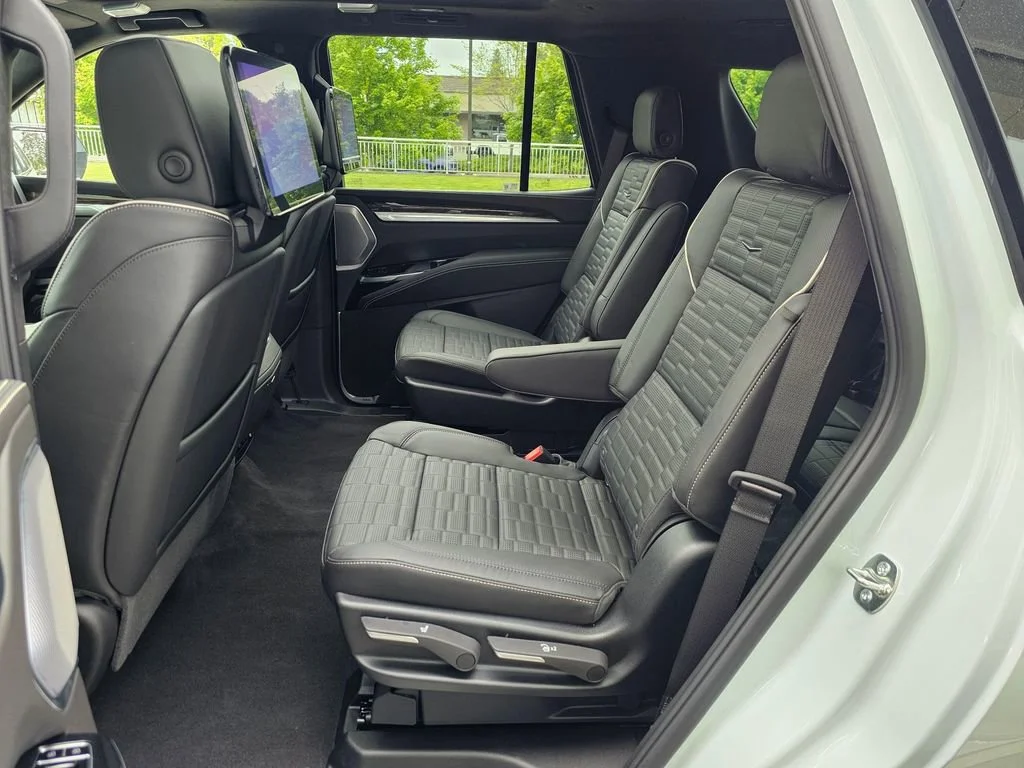 New 2026 Vibrant White Tricoat Cadillac Platinum Sport image 17