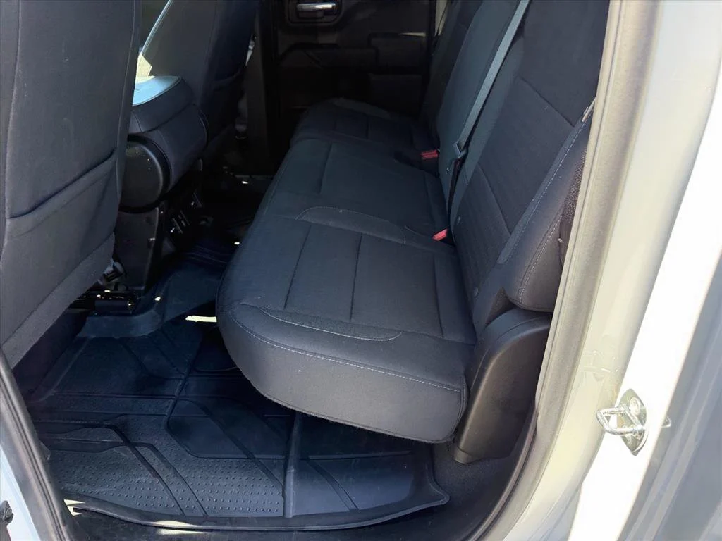 Used 2024 White Chevrolet Custom image 10