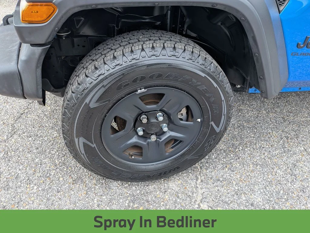Used 2022 Blue Jeep Sport image 12