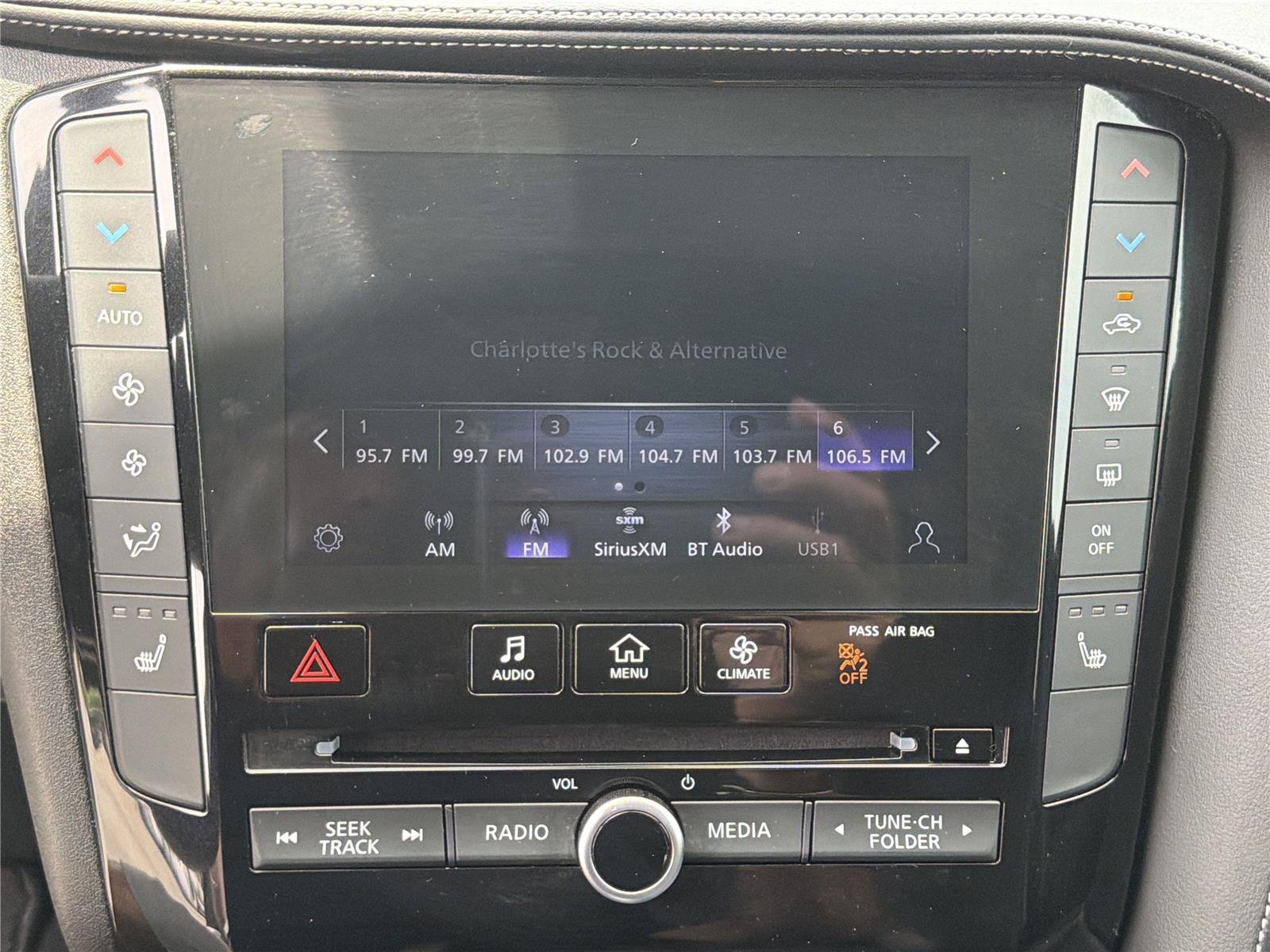 Used 2024 Slate Gray INFINITI LUXE image 8