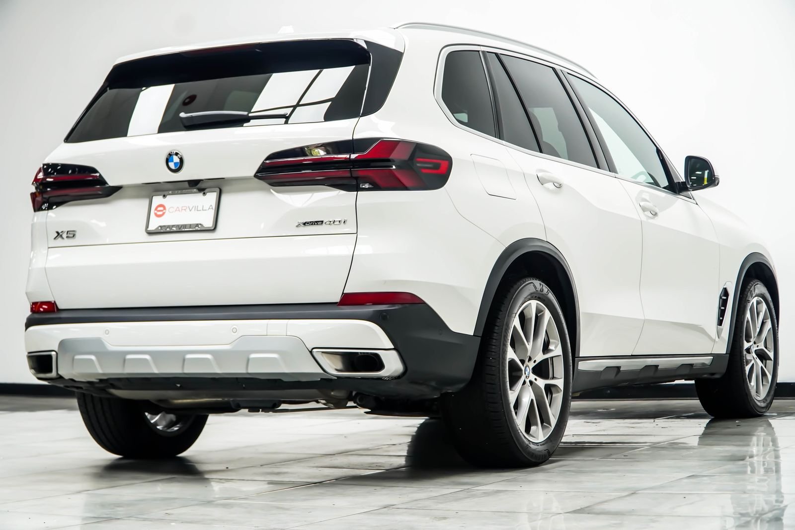 Used 2024 White BMW xDrive40i image 14