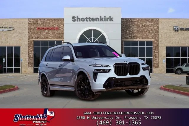 Used 2024 Gray BMW xDrive40i image 1
