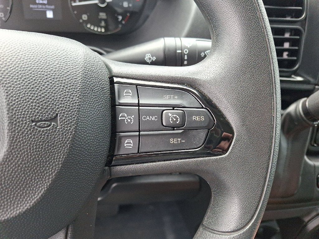 Used 2025 White Ram Base image 20