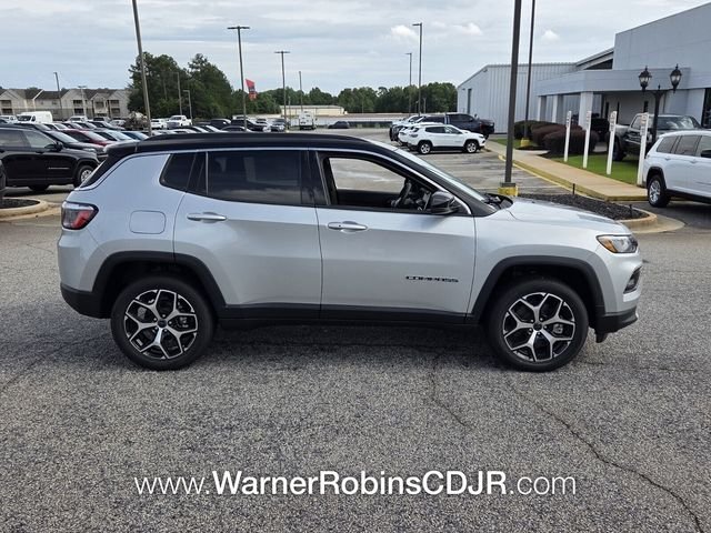 New 2026 Silver Zynith Metallic Clear-Coat Exterior Paint Jeep Limited image 16