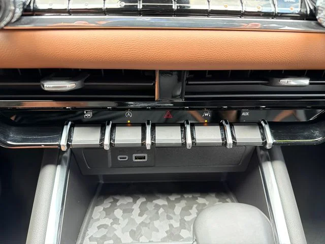 Used 2026 White GMC AT4 image 14