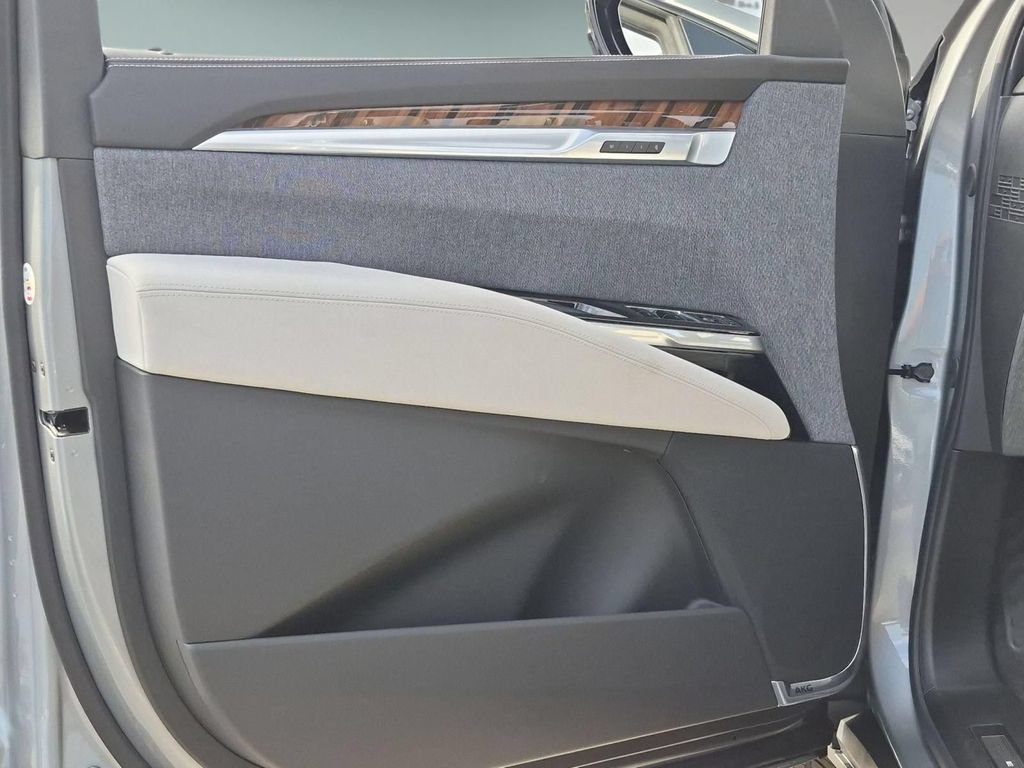 2026 Cadillac Escalade Platinum Sport - Photo 21