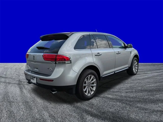 Used 2014 Gray Lincoln Base image 4