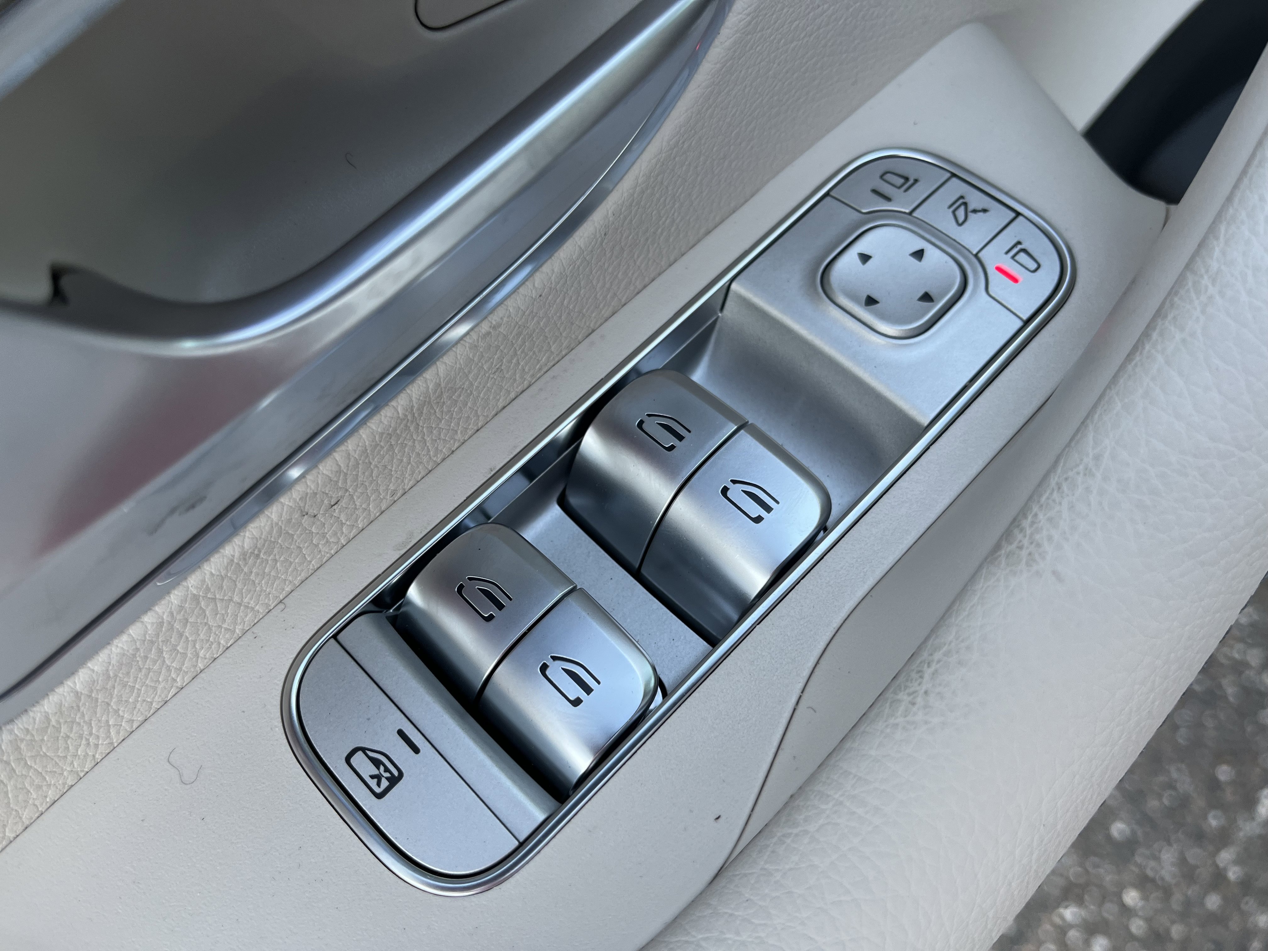 New 2026 Polar White Mercedes-Benz GLS 450 image 15