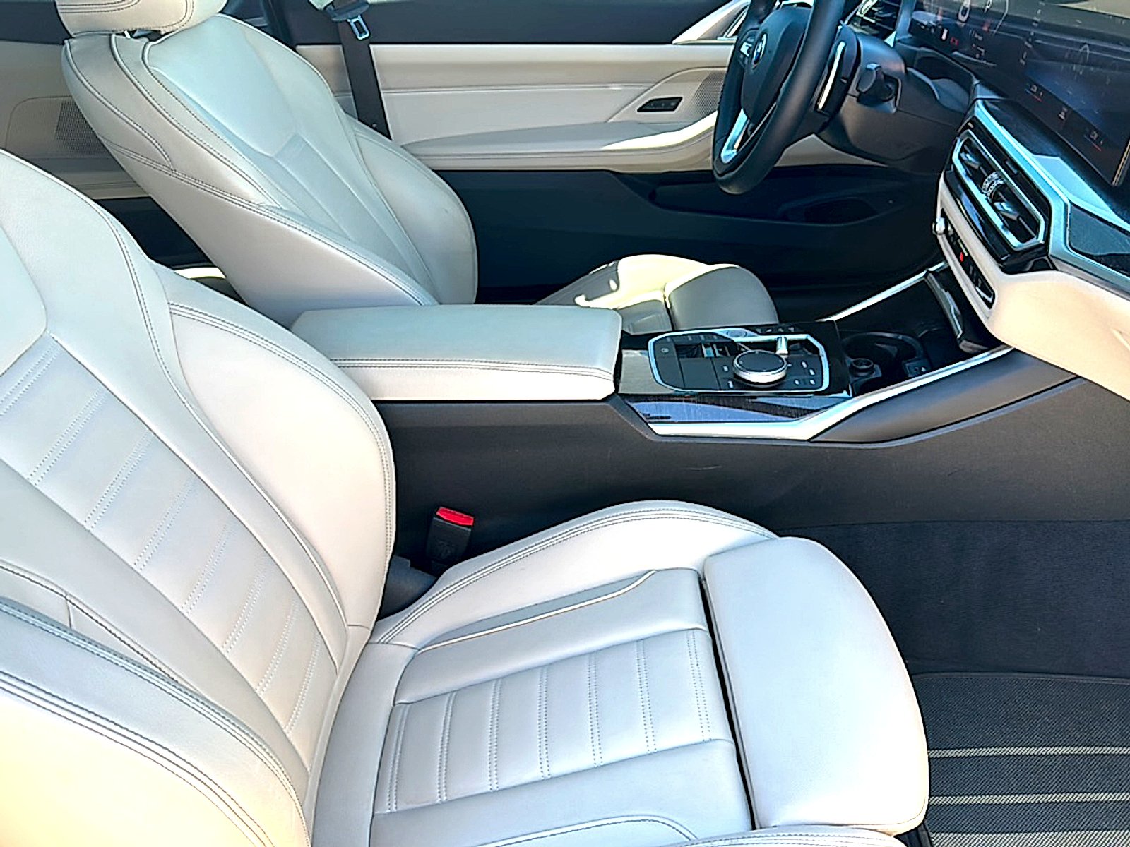 Used 2024 Alpine White BMW  image 21