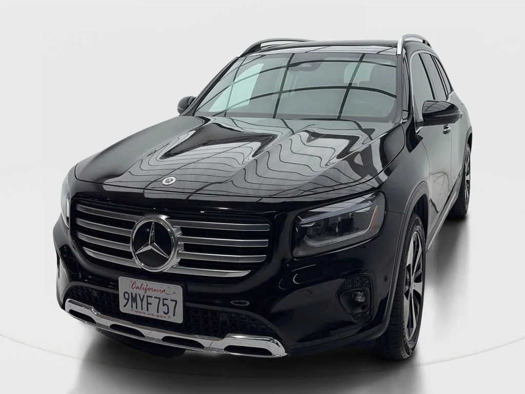 Used 2025 Black Mercedes-Benz GLB 250 image 4