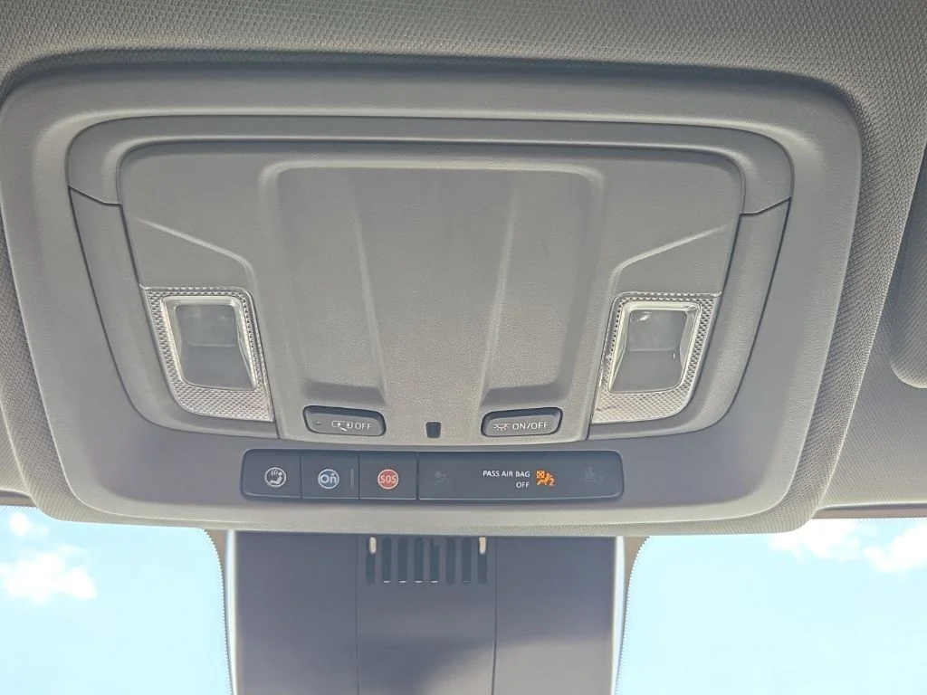 Used 2023 White GMC Pro image 40
