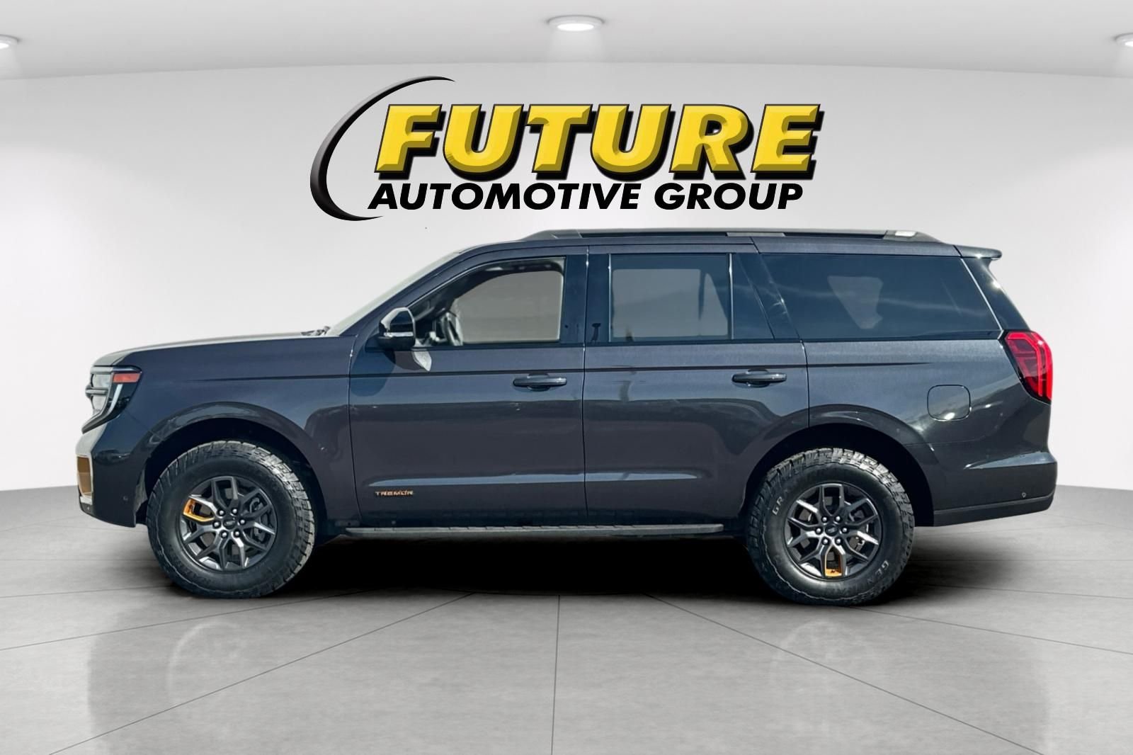Used 2025 Gray Ford Tremor image 7