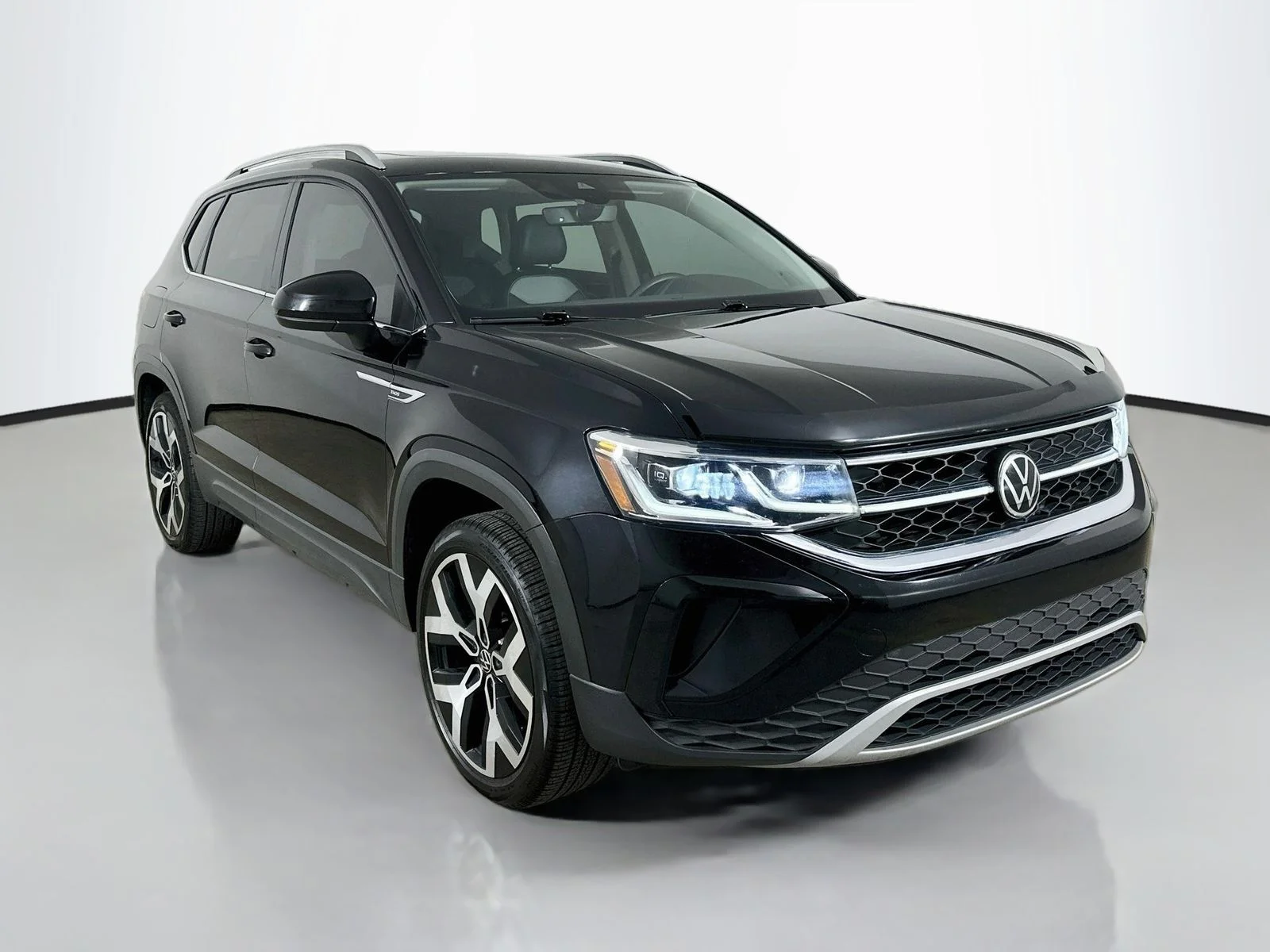 Used 2022 Black Volkswagen  image 3