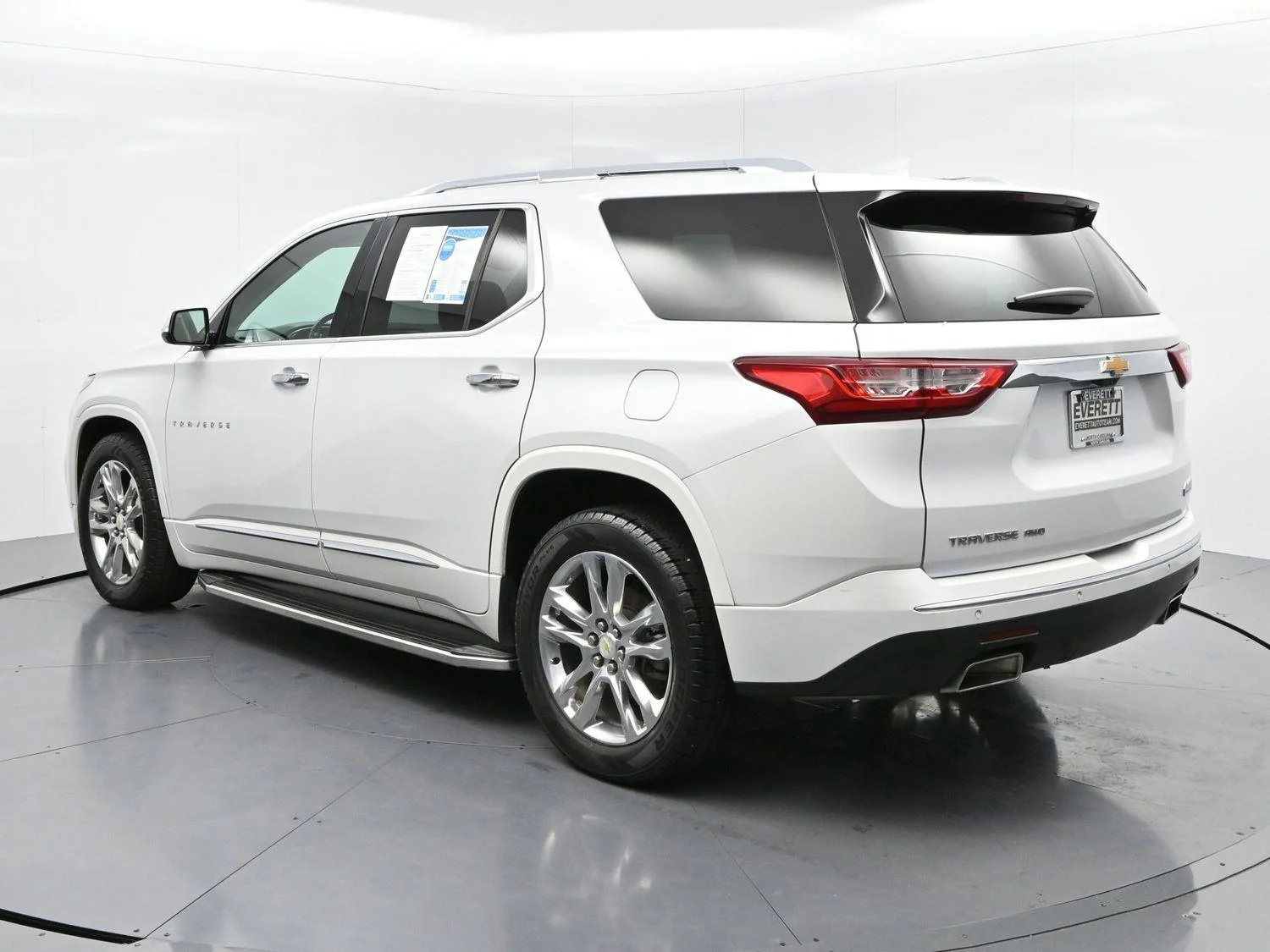 Used 2019 IRIDESCENT PEARL TRICOAT Chevrolet High Country image 5